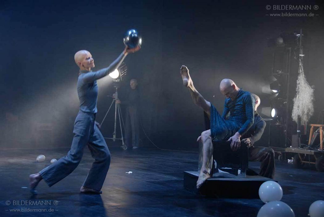 Foto: Tanztheater DEREVO St.Petersburg Dresden mit dem Stueck ROBERTS TRAUM