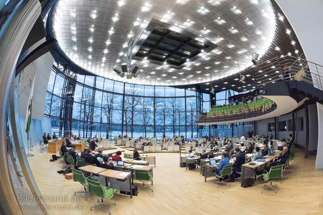 Foto: Innenaufnahme Planarsaal Sächsicher Landtag. Foto aufgenommen zur 49. Plenarsitzungen am 2. Februar 2017 im Plenarsaal des Sächsichen Landtages
