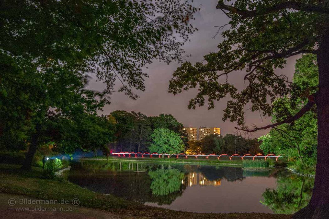Fotoexperiment nachts am Neuen Teich im Grossen Garten Dresden