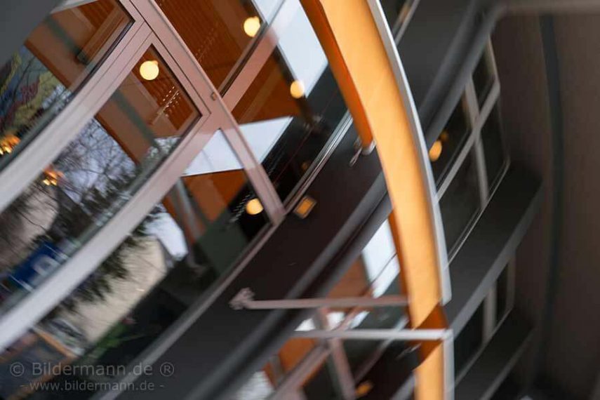 Titelbild Bildbearbeitung: Verwischte Digitalaugnahme des Café ECKSTEIN in