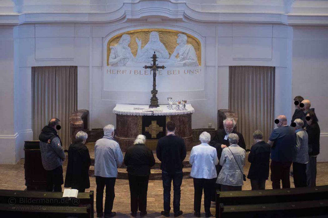 Handkommunion zum Gottesdienst in der Annenkirche Dresden