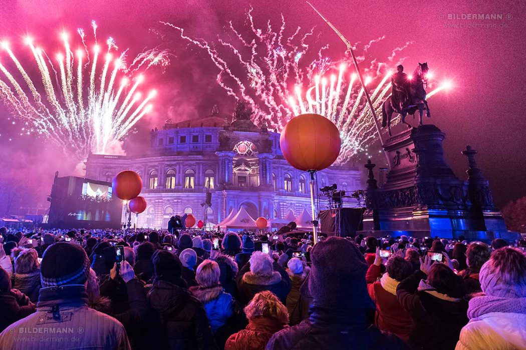 Eröffnungsfeuerwerk zum SemperOpernball 2019
